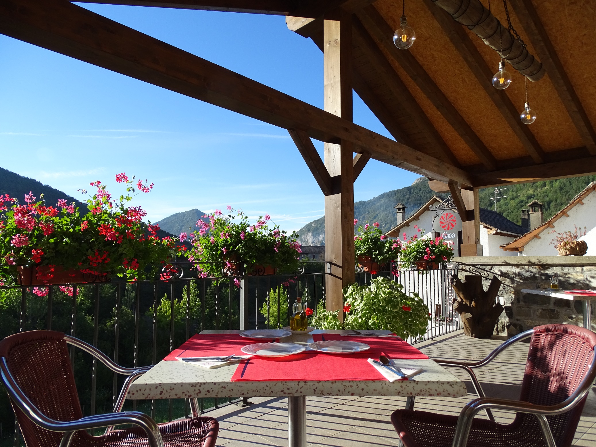 Terraza de Casa Taconera. Ansó