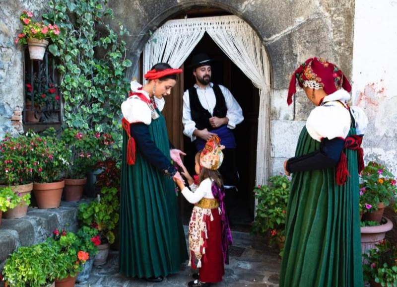 Trajes de ansotanos. Casa Taconera